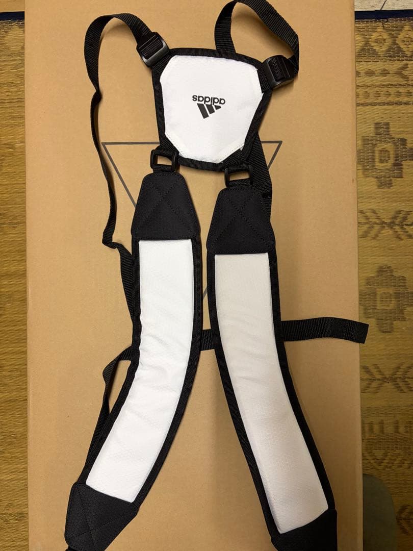 adidas ゴルフバッグ　キャディバッグ　軽量 DG711 HG5752