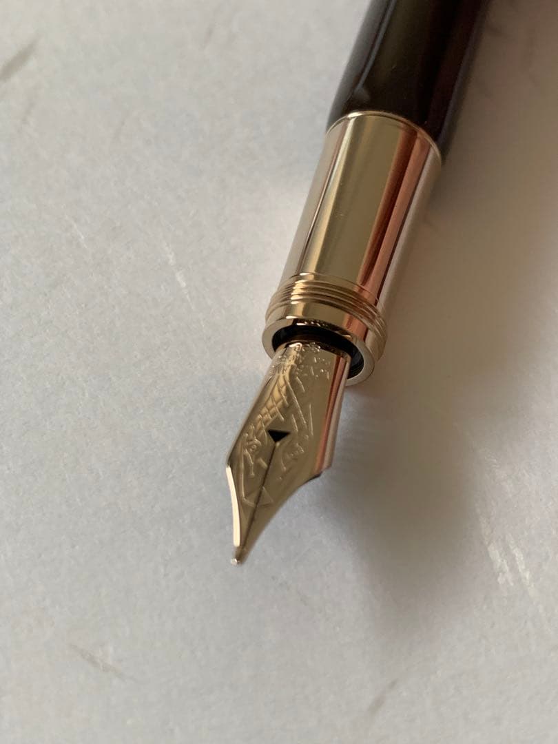 MONTBLANC ヘリテイジ ルージュ・エ・ノワール スネーク 万年筆