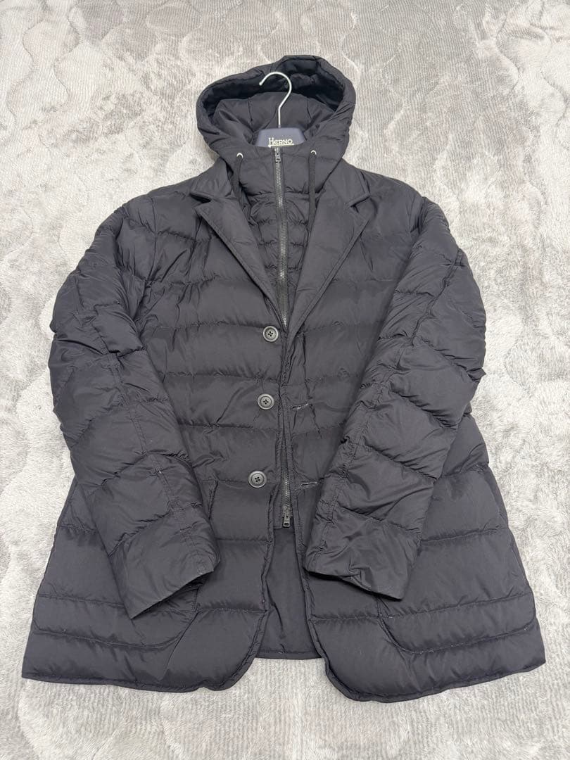 HERNO黒 フード付きダウンジャケットメンズ48