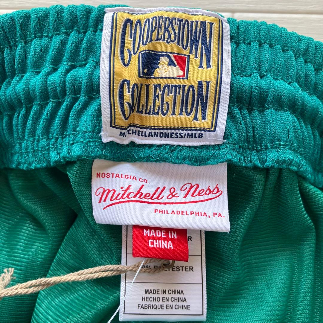 【新品】 MLB シアトル・マリナーズ　ハーフパンツ　メジャーリーグ　バスパン