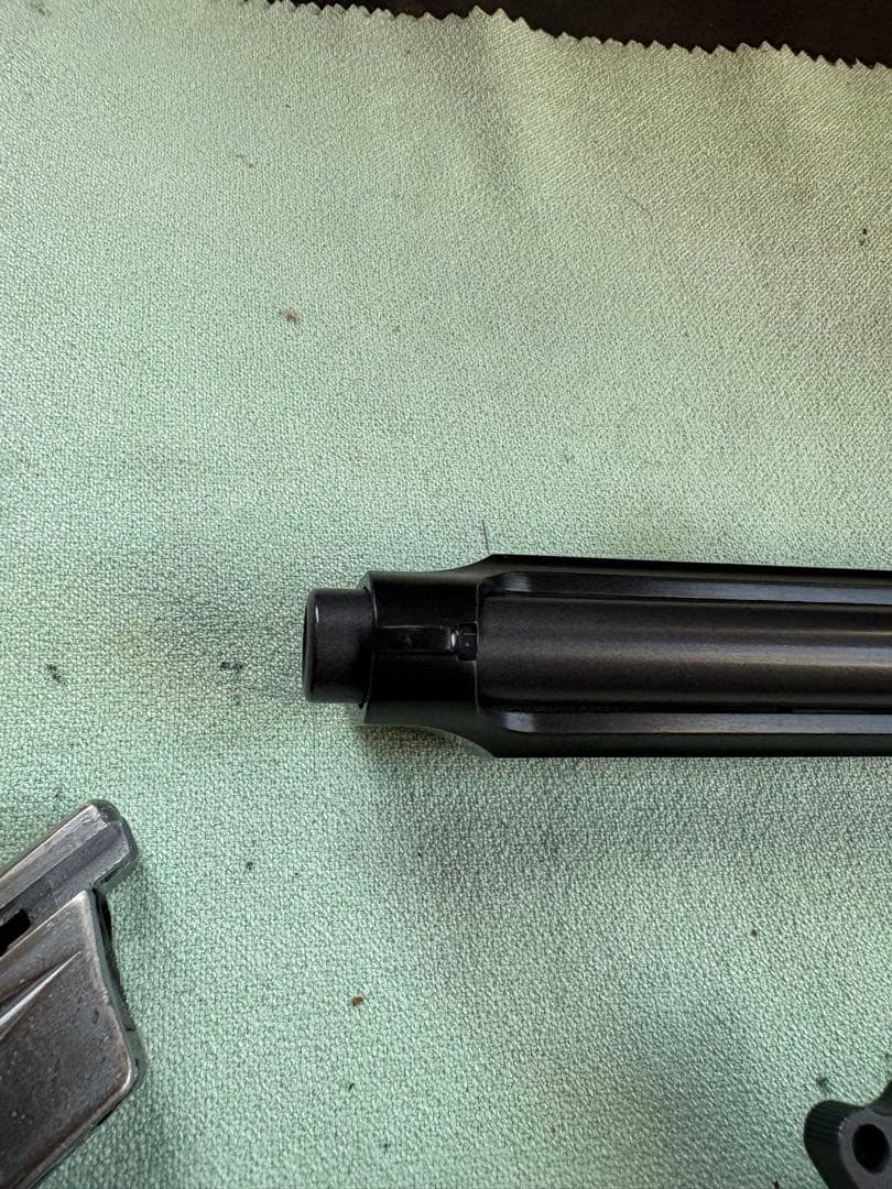 ガスガン ブラック マガジン付き