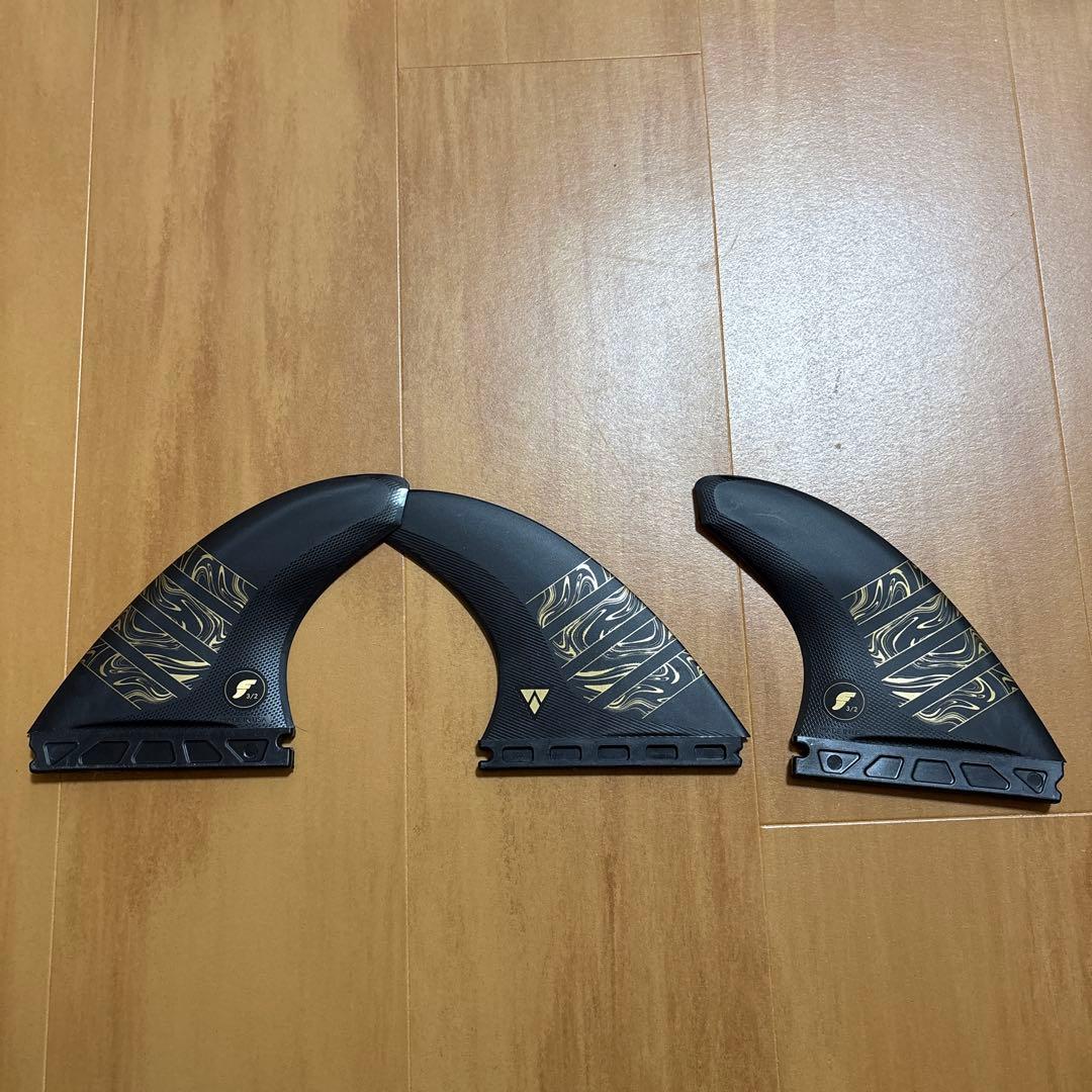 futuresフューチャーフィンALPHA VECTOR 3/2 (Mサイズ)