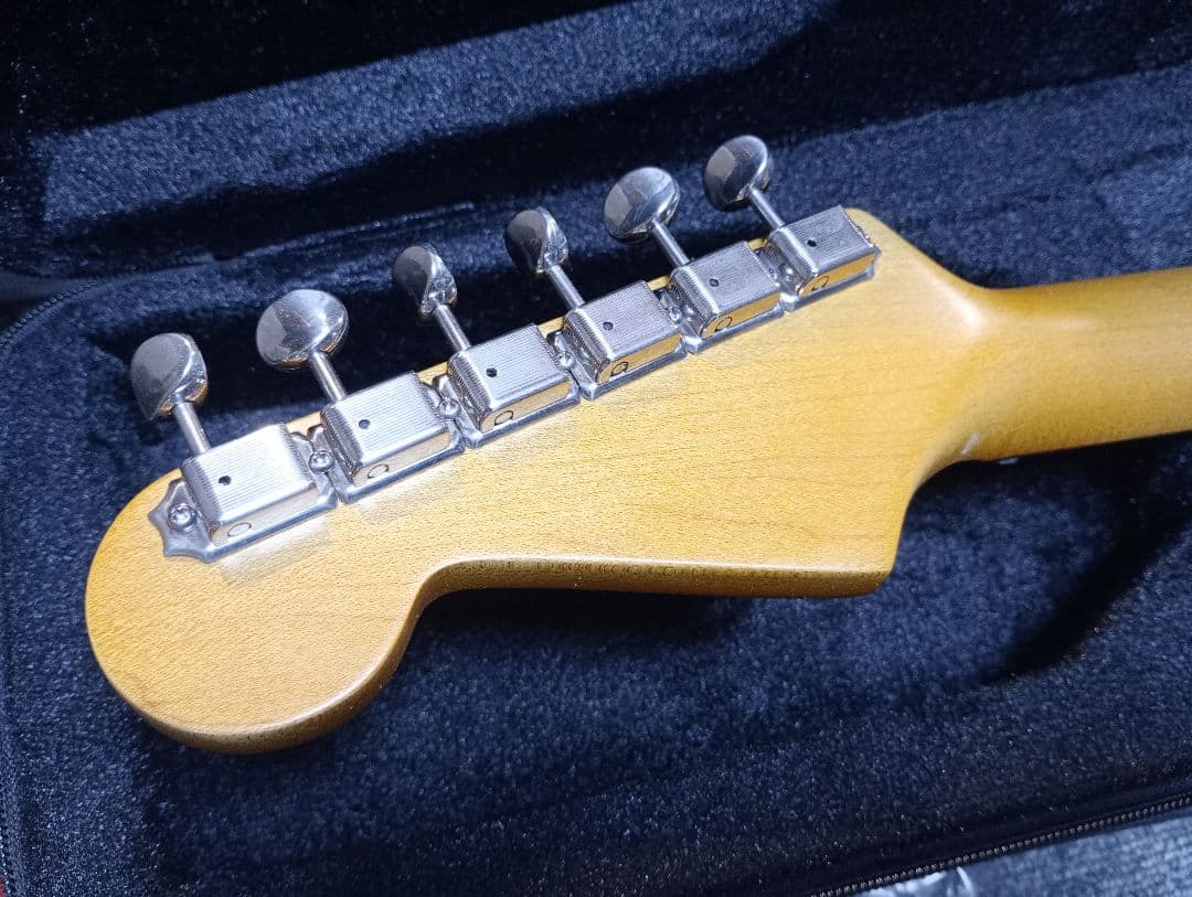 ストラトキャスター タイプ3.2kg ラッカー塗装