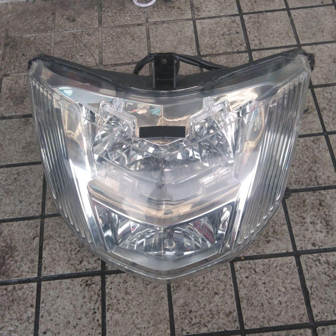 マグザム純正ヘッドライト中古　SG17　SG21共通　マグザム250まあまあ綺麗
