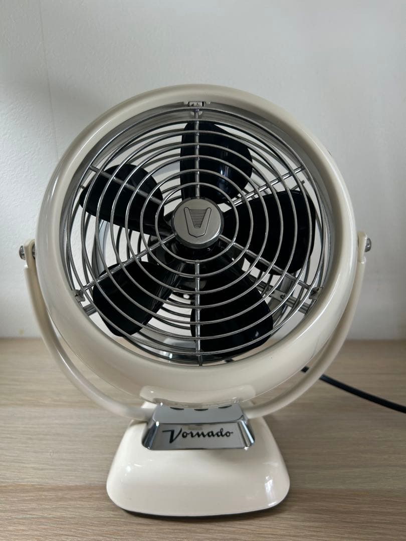 Vornado ボルネード　扇風機 クリーム色 4枚ファン