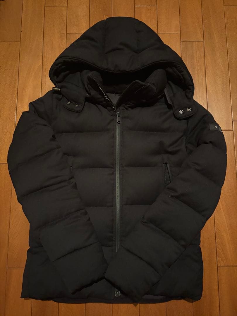 TATRAS ブラック ダウンジャケット フード付き