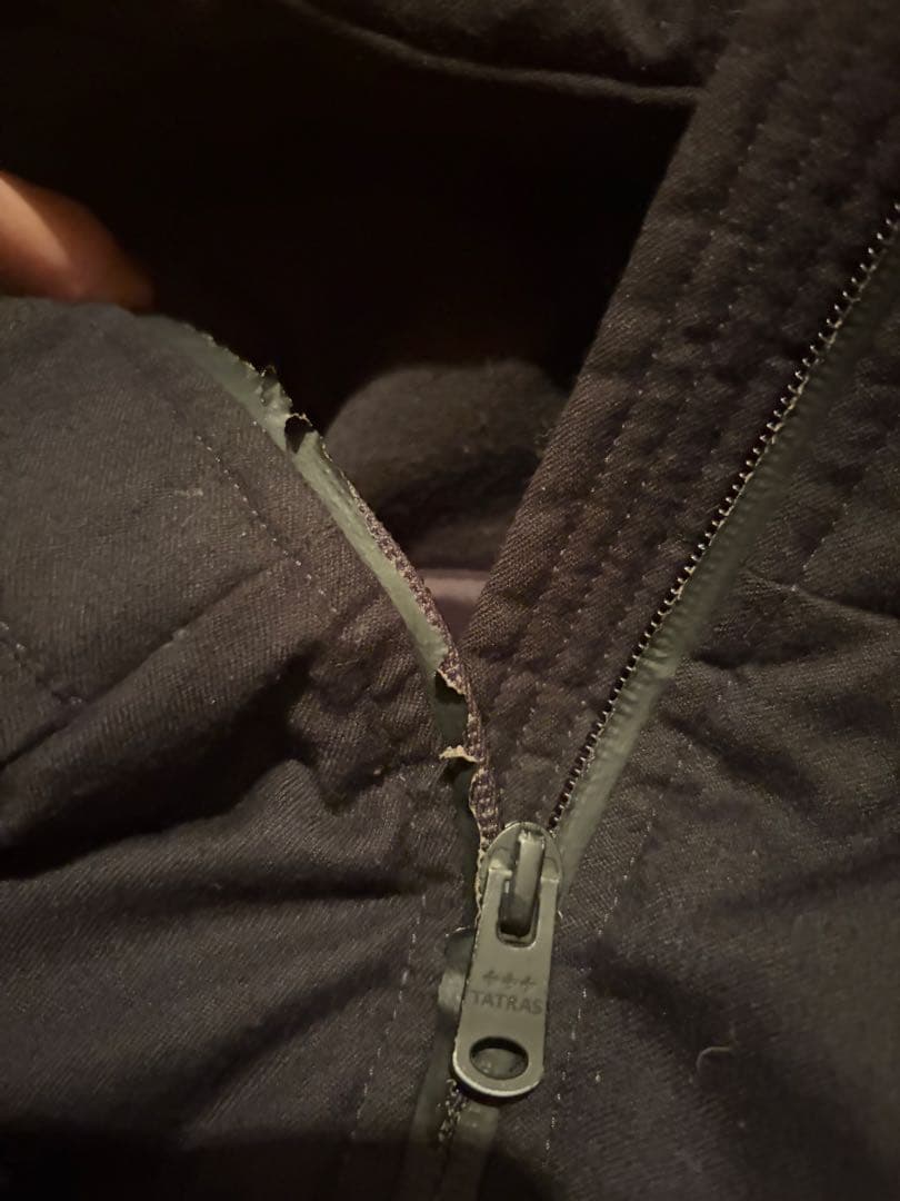 TATRAS ブラック ダウンジャケット フード付き