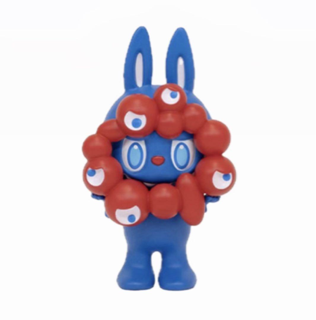 万博2025 限定　ミャクミャク×Labubu ストラップ付フィギュア