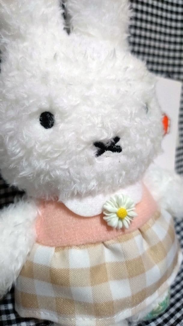 フラワーミッフィー ほわほわマスコット チェックワンピース ピンク miffy