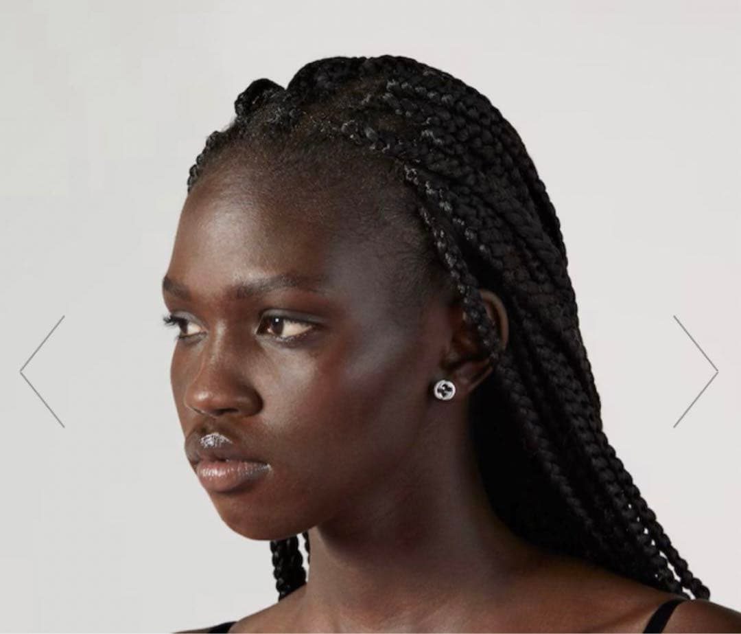 GUCCI スタッズピアス　両耳