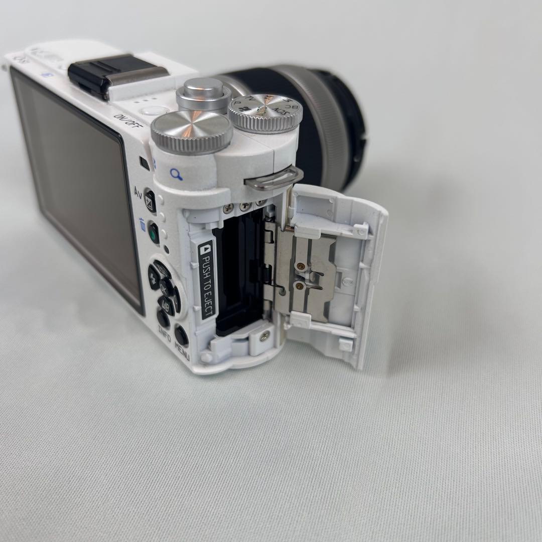 【美品】PENTAX ペンタックス Q-S1 ホワイト ミラーレス一眼