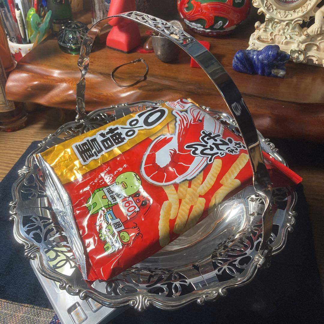 @(・●・)@もしかして…家のカッパえびせんの大皿は100万円ぐらいかも知れない