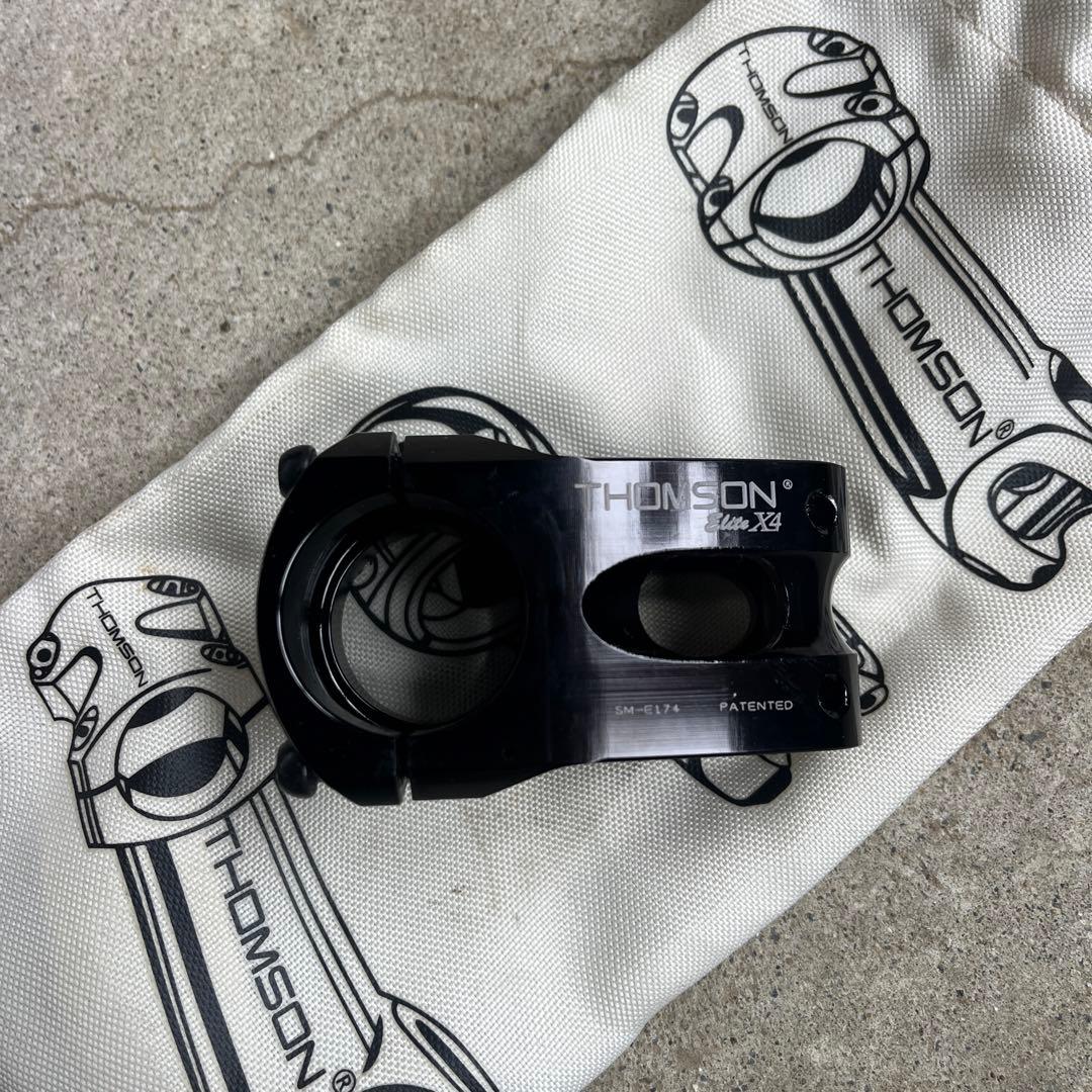 THOMSON ELITE X4 ステム 黒 40mm Φ31.8 OS