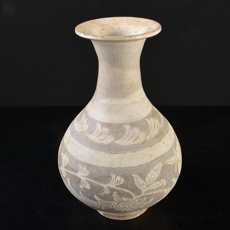 中国　磁州窯白磁　陰刻蓮花文　玉壷春瓶　C　R6084F