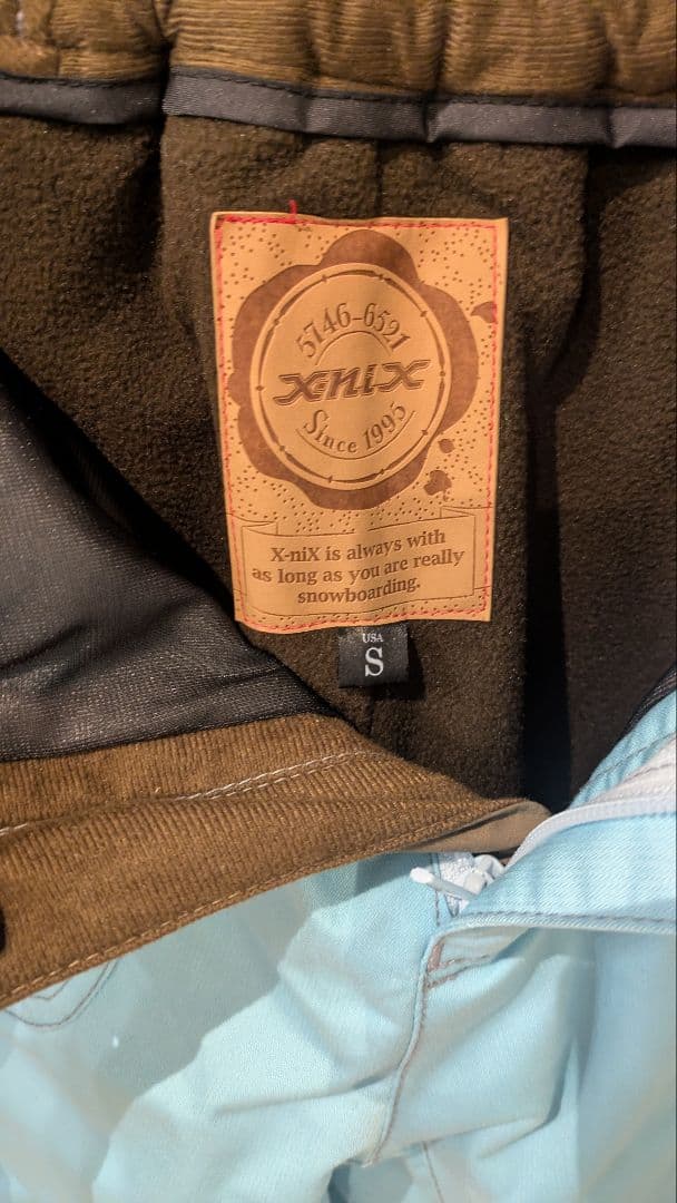 x-niX（エクスニクス） スノーボードパンツ 水色
