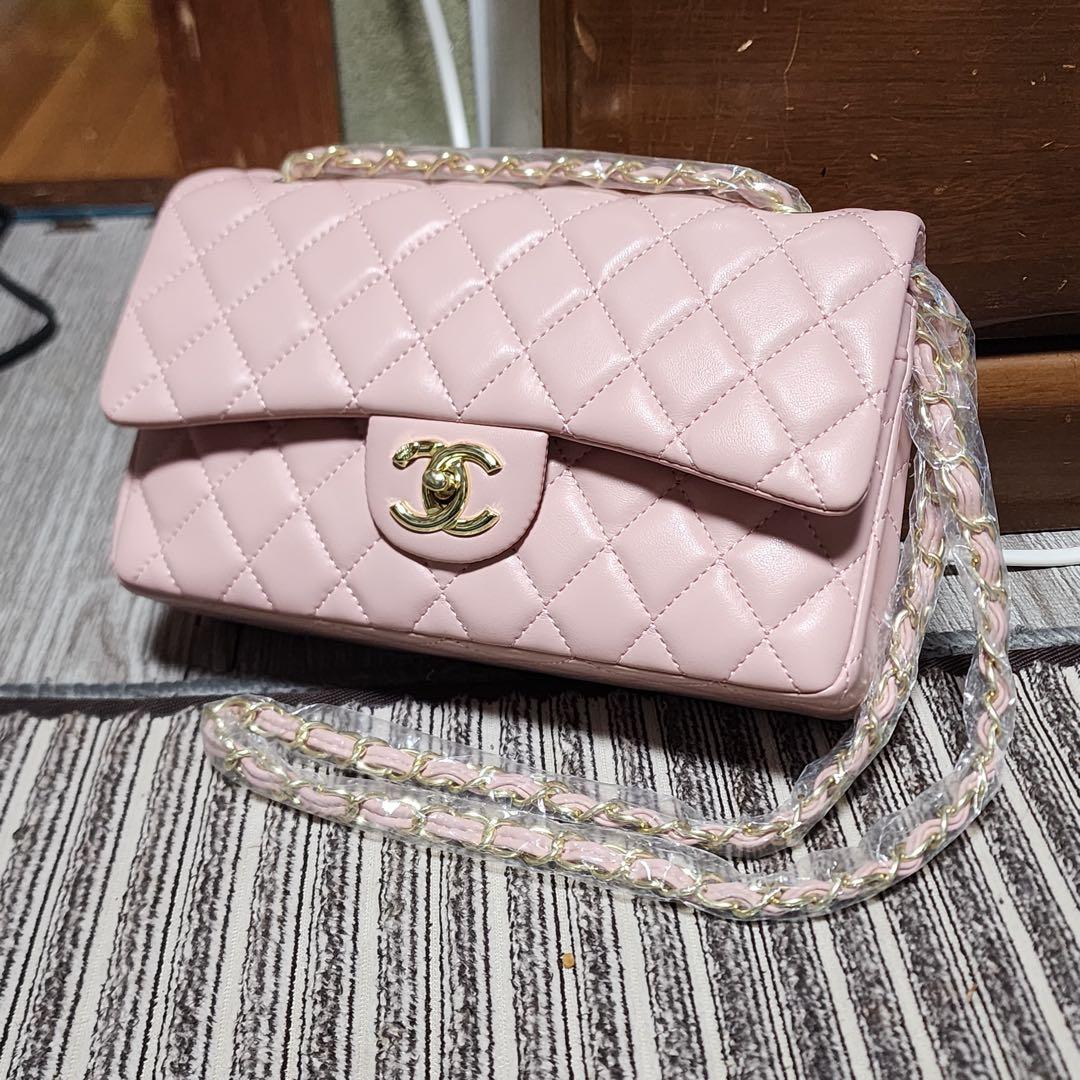 CHANEL ショルダーバッグ　キルティング　ゴールドチェーン　ノベルティ