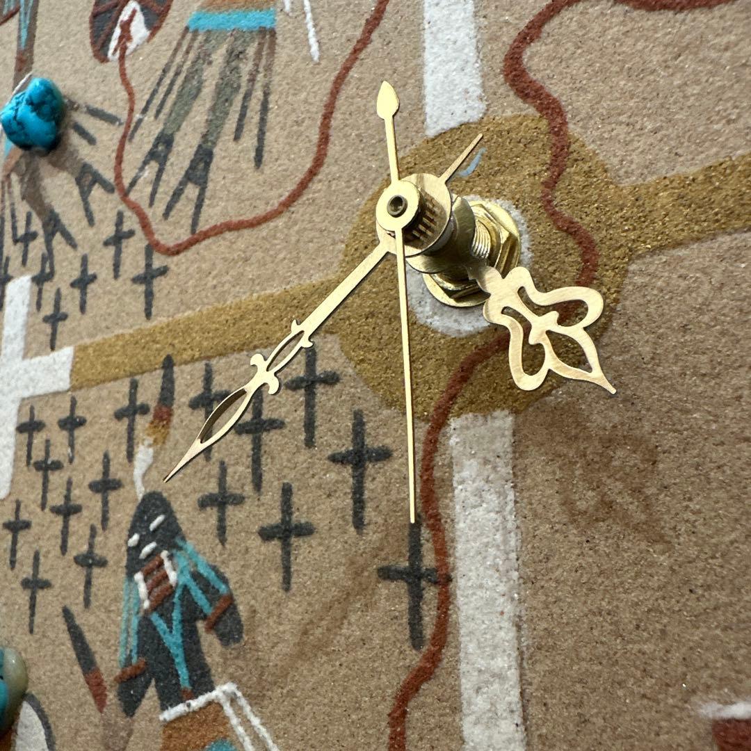 ナバホ族 サンドアート 壁掛け時計 サンフェイス カチナドール 44×44cm