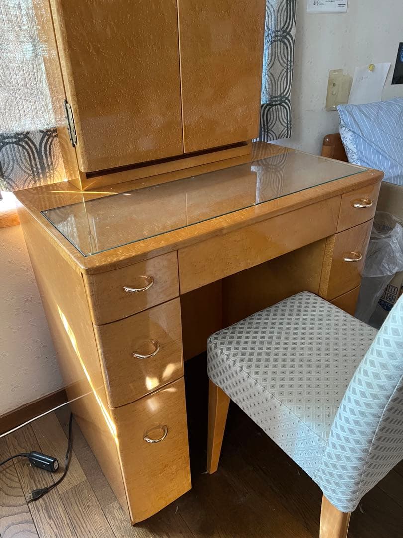 【送料込】大塚家具　高級三面鏡ドレッサー　鏡裏収納あり　椅子出品