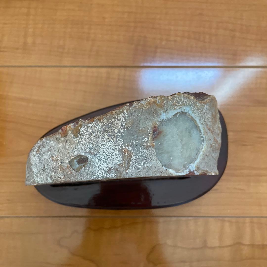 メノウ　アゲート ストライプ模様 木製台座付き