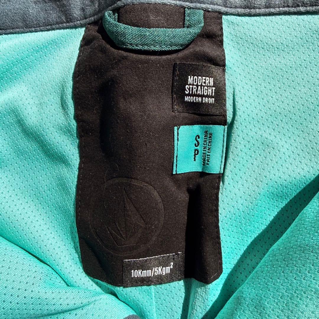 VOLCOM スノーボードパンツ　ウェア