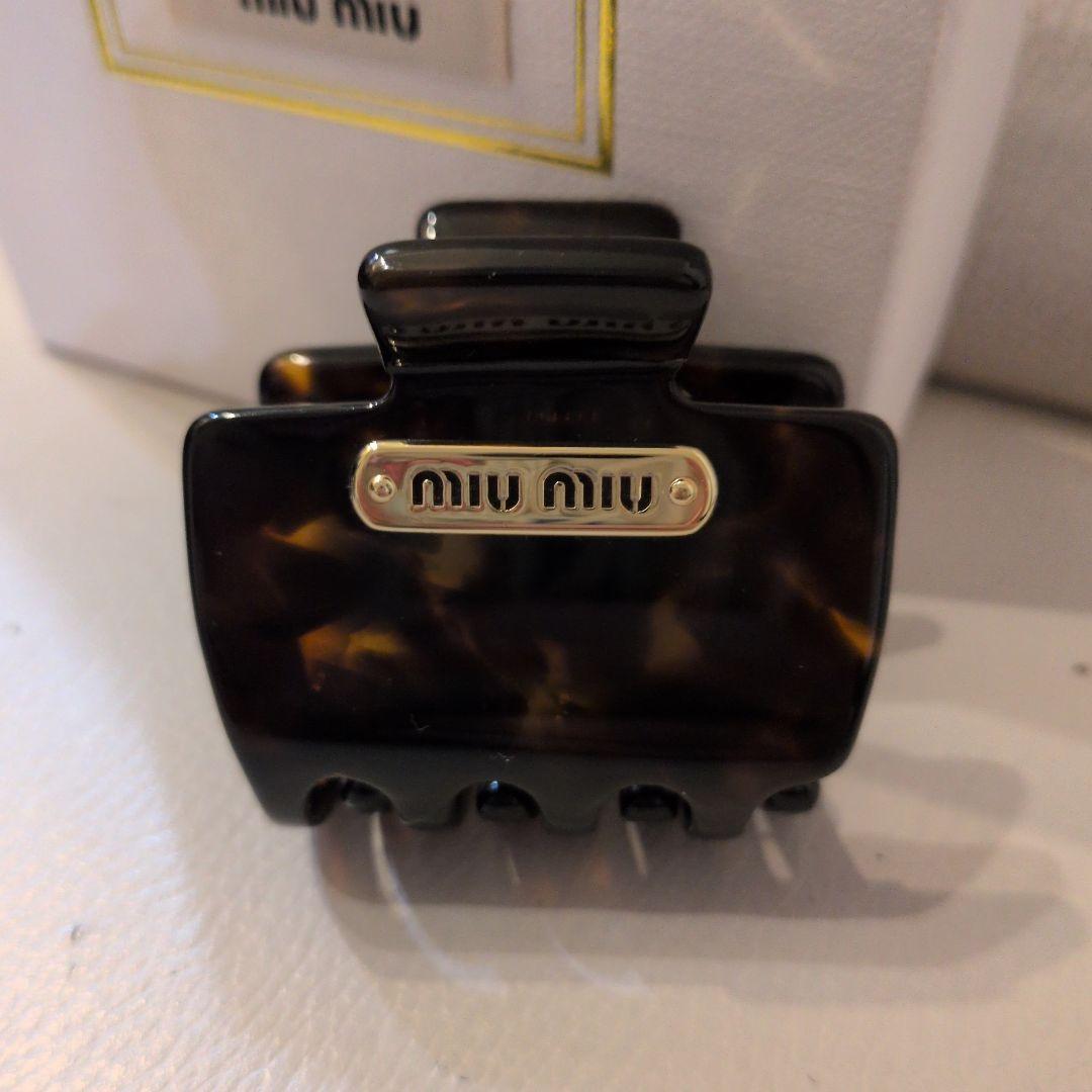 美品✨ミュウミュウ　ヘアアクセサリー　真鍮　べっ甲調　クリップ　ゴールドプレート