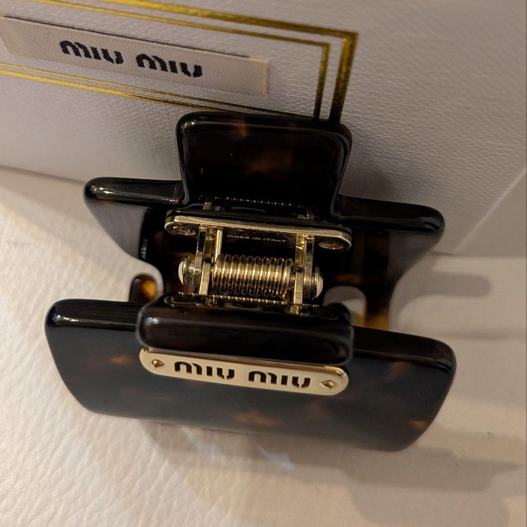 美品✨ミュウミュウ　ヘアアクセサリー　真鍮　べっ甲調　クリップ　ゴールドプレート