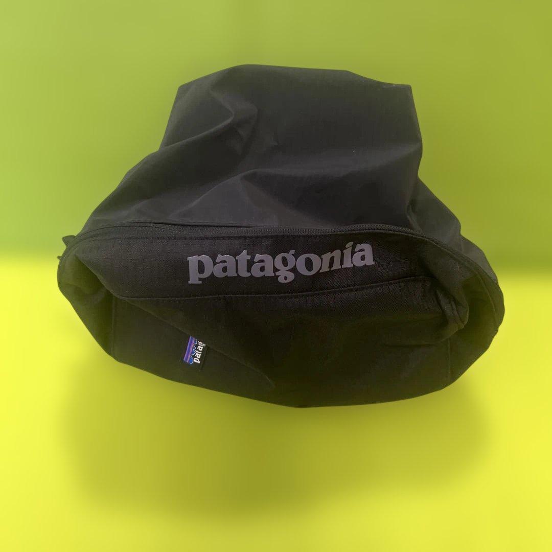 patagonia 黒 トラベルポーチ