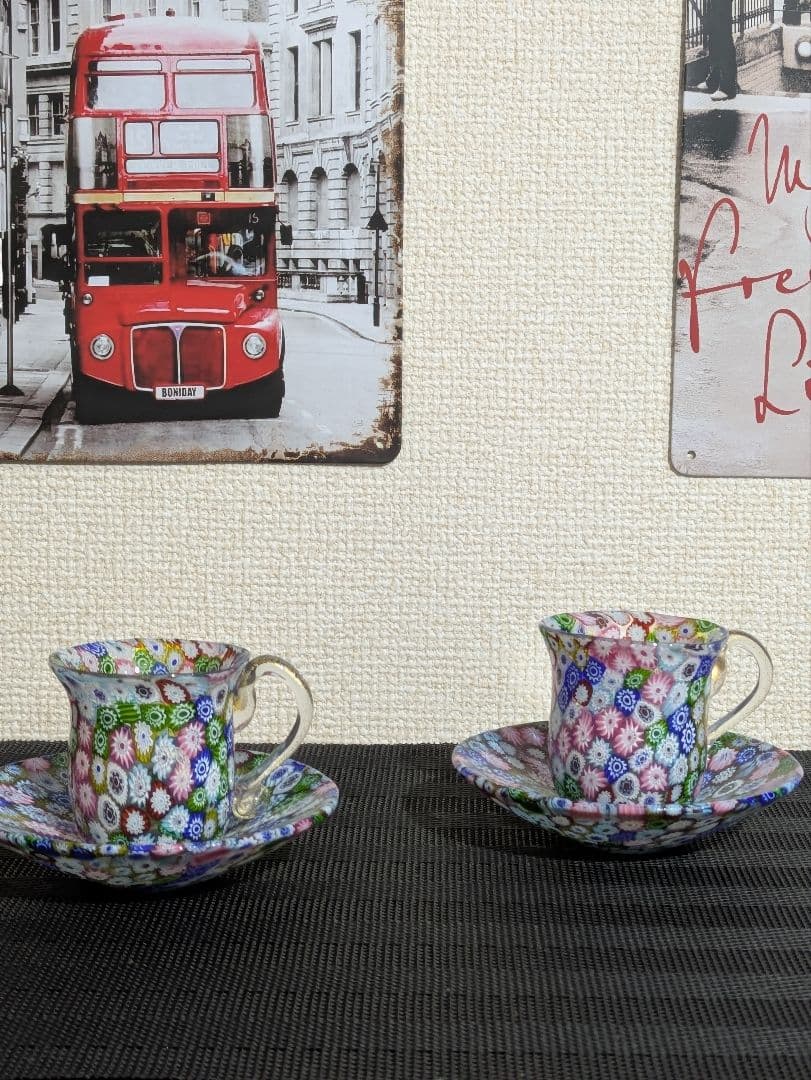 ムラノガラス.ベネチアンガラス ティーカップ .ソーサ、１セットはジャンクです。