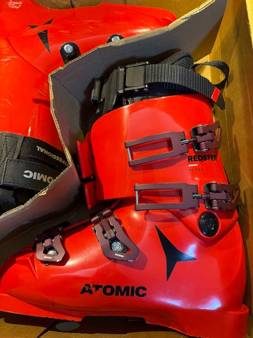 2025モデル レース用 スキーブーツATOMIC REDSTER 27.5