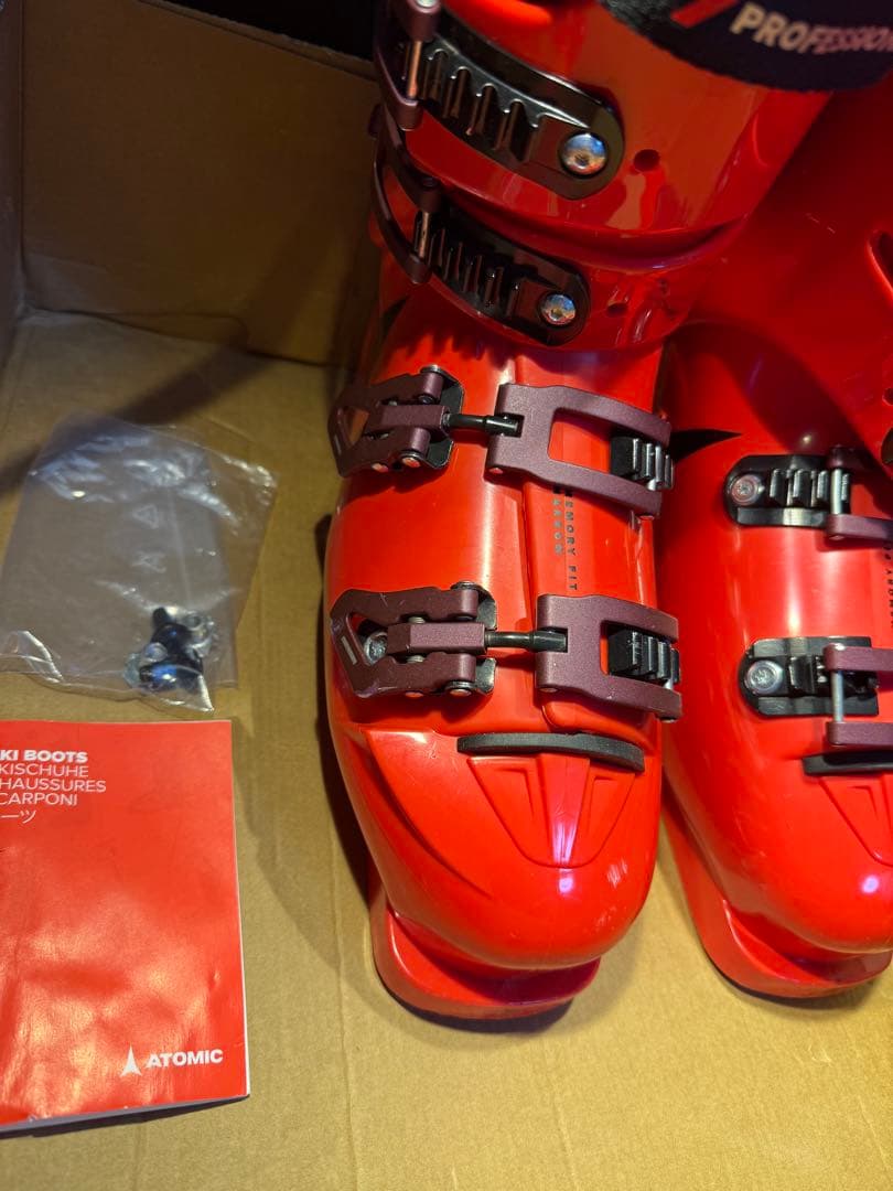 2025モデル レース用 スキーブーツATOMIC REDSTER 27.5