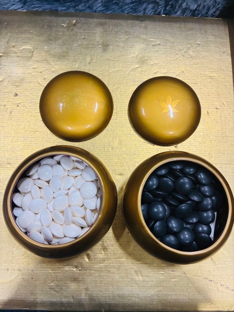 【野畑直子】作 金地漆絵四季花鳥図碁盤 碁笥 本蛤那智黒碁石 約42x45cm