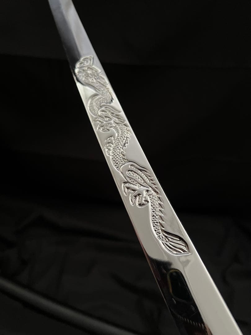 軍刀 龍頭模様銀柄　日本刀 模造刀 居合刀 武士道 鑑賞用 全長約82cm