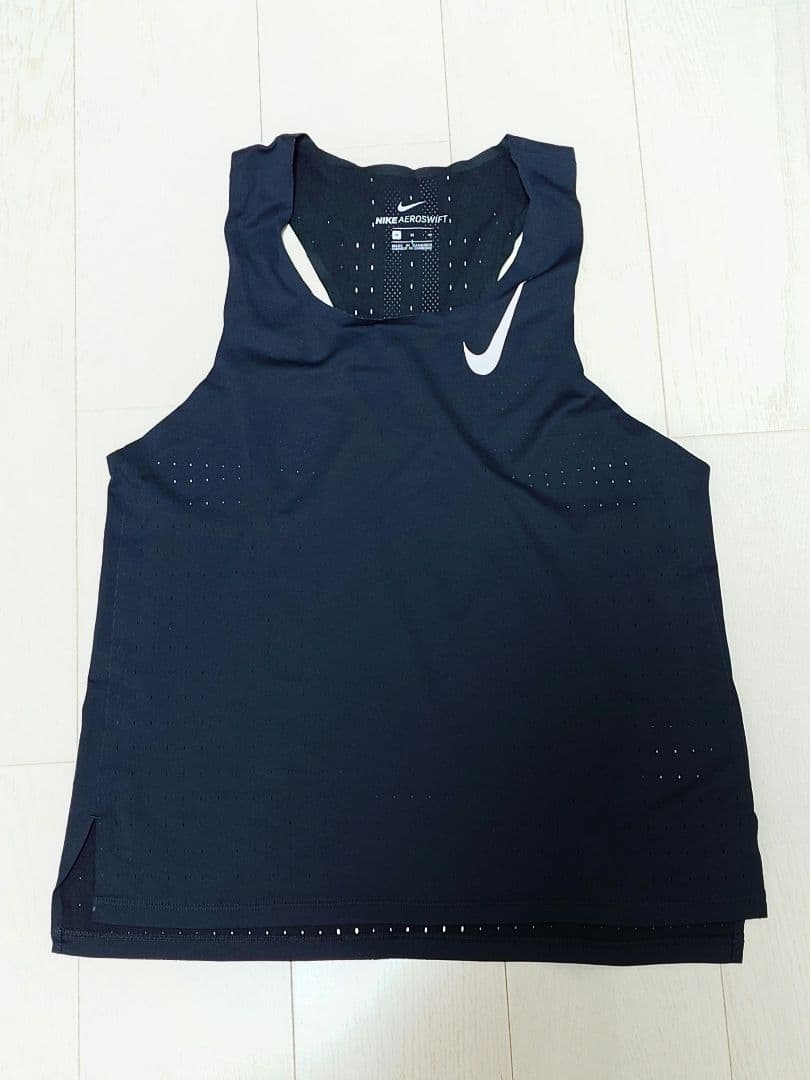 NIKE　エアロスイフトシングレット　ショーツセット