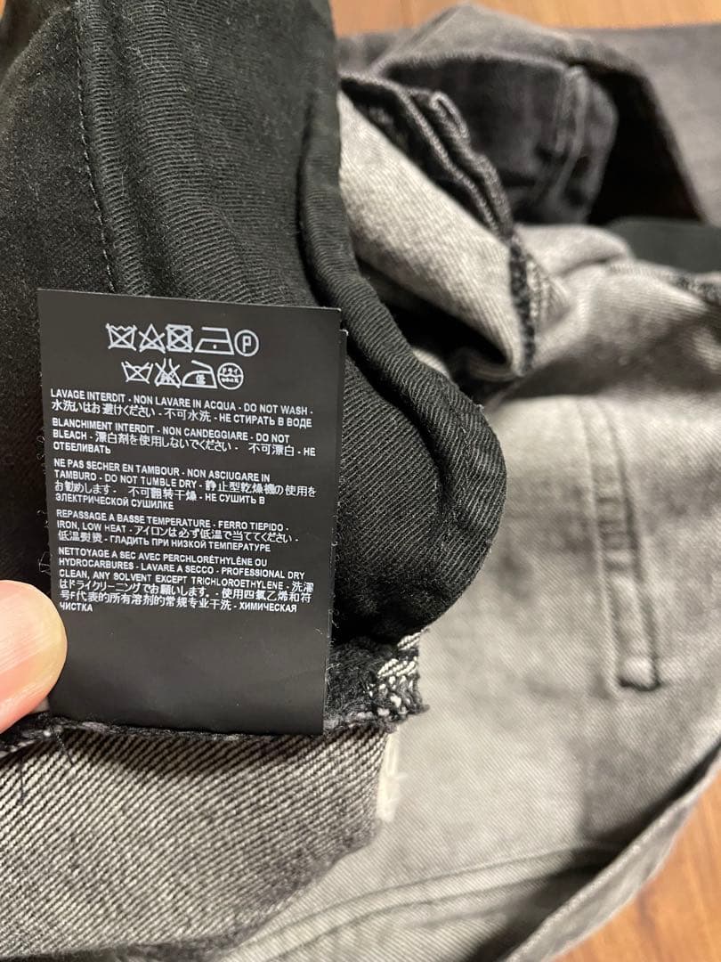 SAINT LAURENT ブラックデニム ダメージ加工