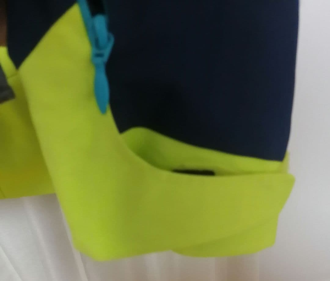 DESCENTE　スキーウェア　ジャケット　SIO