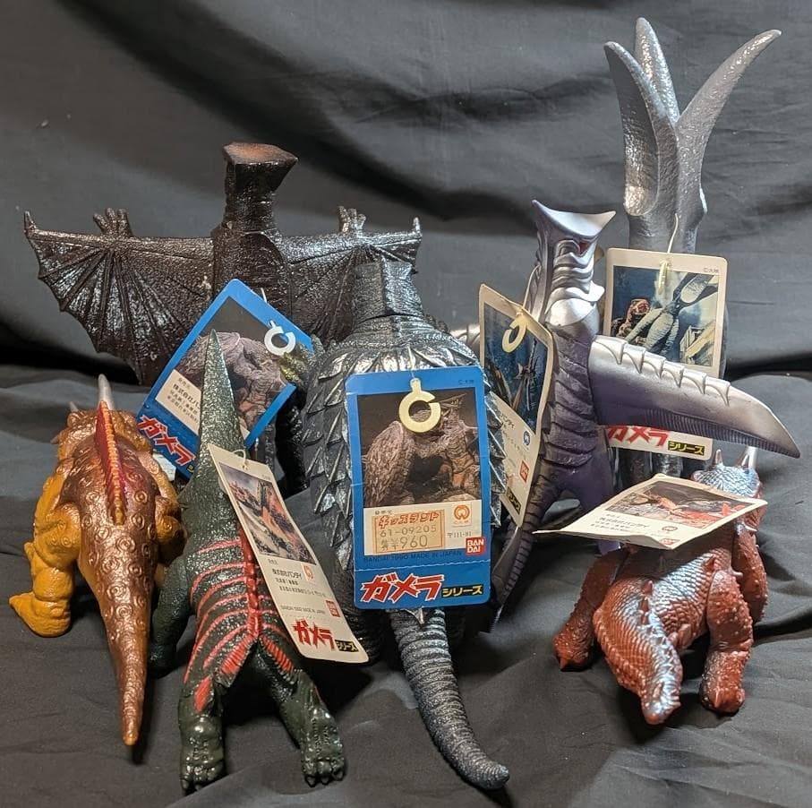 昭和ガメラ＆対戦怪獣（バンダイ）タグ付ソフビ コンプリート７体セット