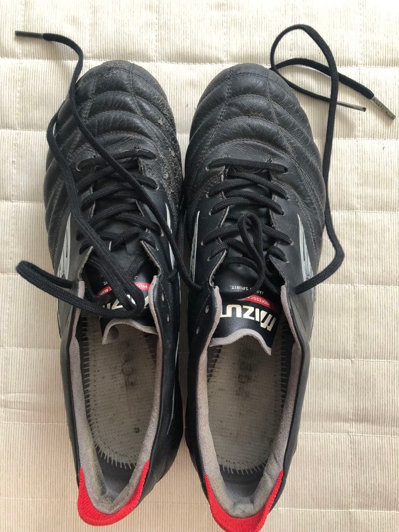 モレリア　ネオ　Mizuno サッカーシューズ ブラック/レッド