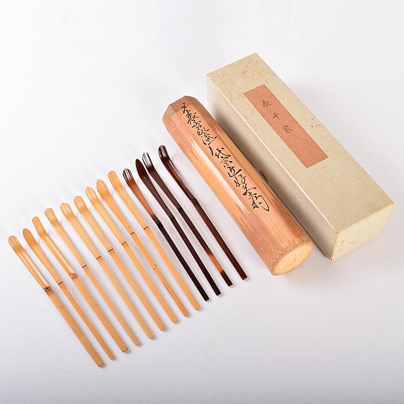 茶道具　表千家流歴代宗匠好茶杓　歴代茶杓　十三本　書付共筒　V　R7767