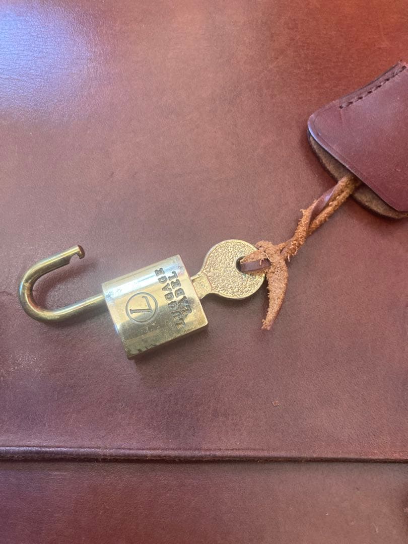 Luggage Label ビジネスバッグ ブライドルレザー 鍵付き チョコ