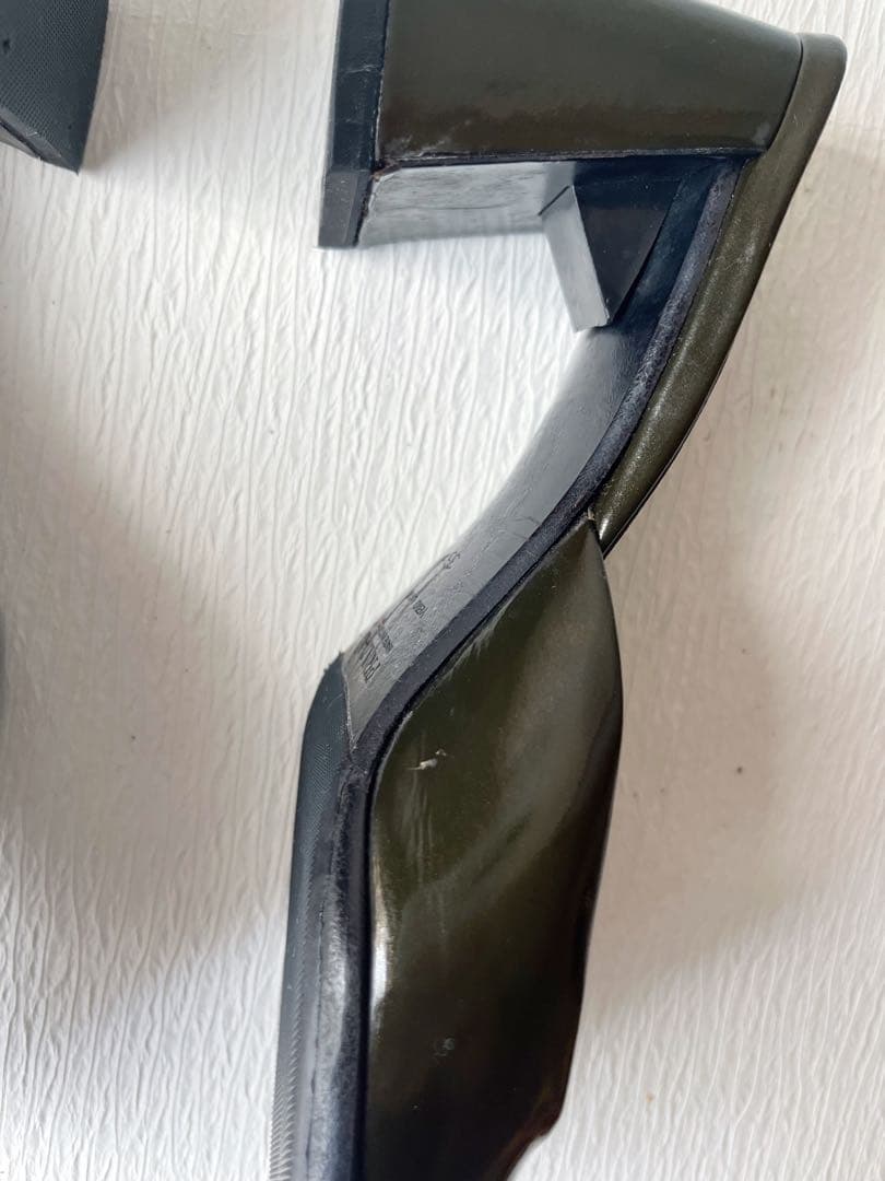 プラダ　PRADA エナメル　スクエアトゥミュール　イタリア製　35