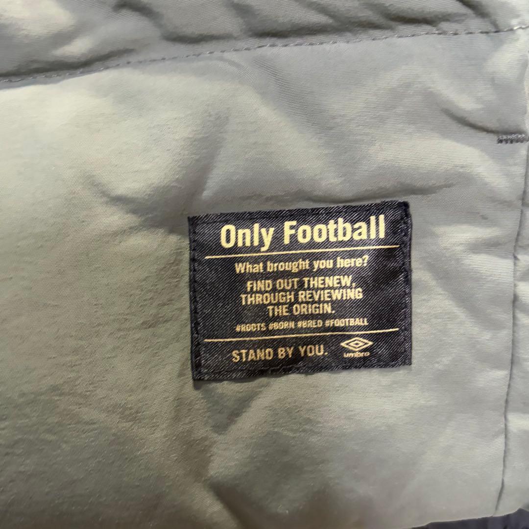 umbro アンブロ カーキ　ダウンジャケット フード付き デサント　Mサイズ