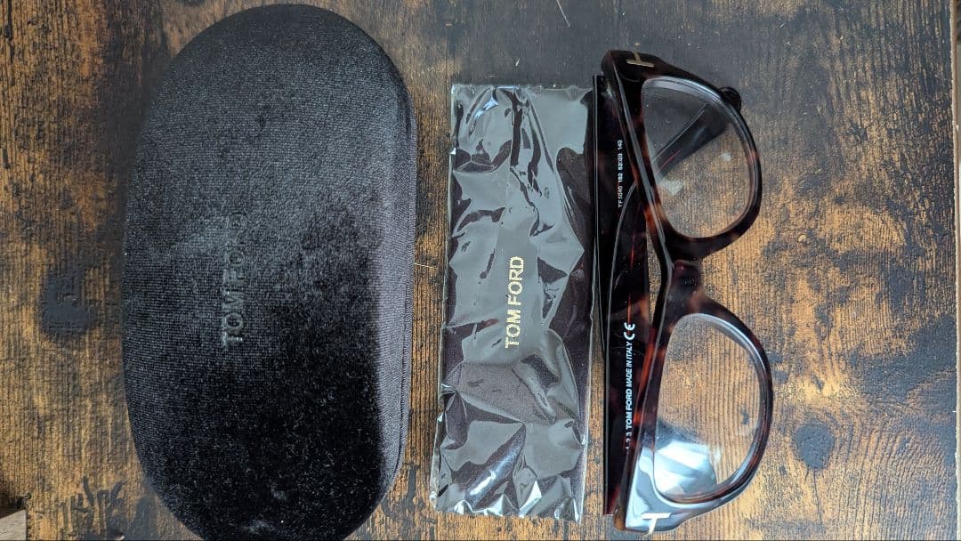 トムフォード　メガネ
