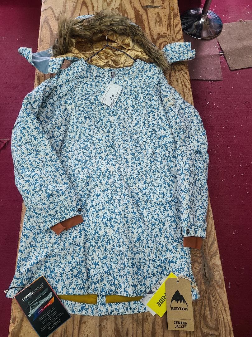 新 BURTON ZENANA JACKET ファージャケット