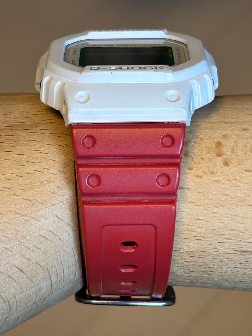 G-SHOCK/限定/バイカラー/DW-5600/招き猫/スピード/時計/赤×白