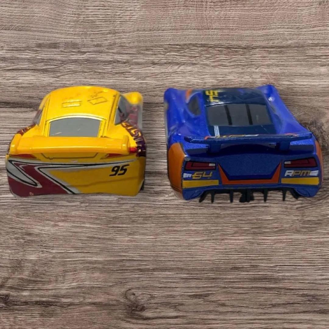 トミカ　カーズ ミニカー 8台セット