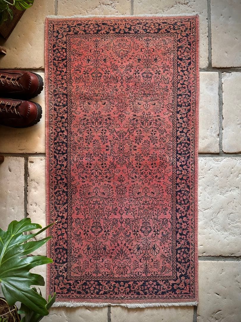 トライバルラグ　ヴィンテージラグ　ペルシャ絨毯　オーバーダイ　プリミティブアート