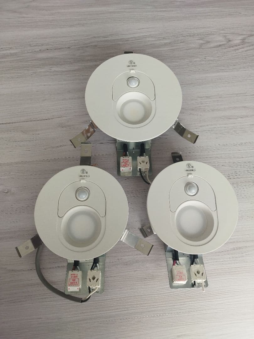 Panasonicセンサー付きダウンライト3個セット