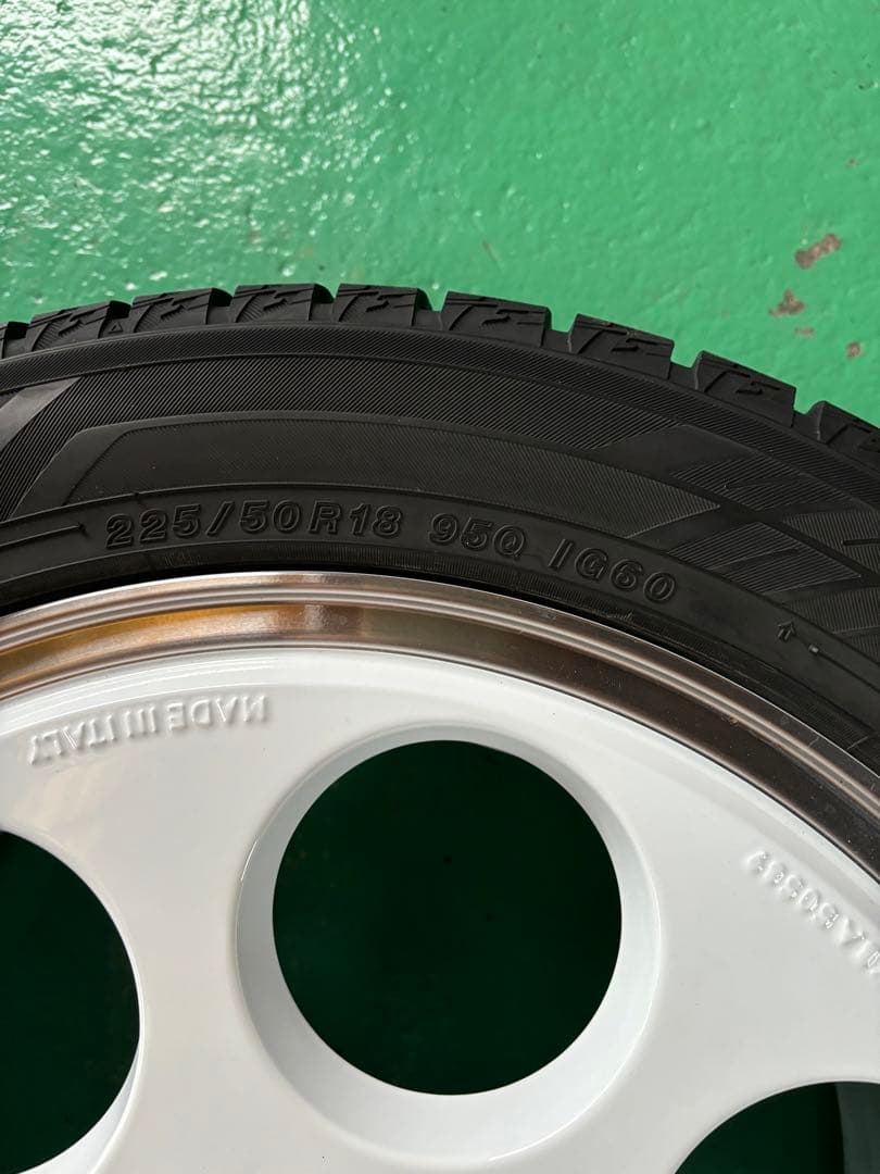 希少 O.Z RACING 225/50R18 スタッドレスタイヤセット
