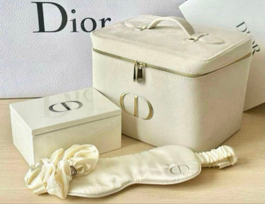 Dior バニティポーチセット