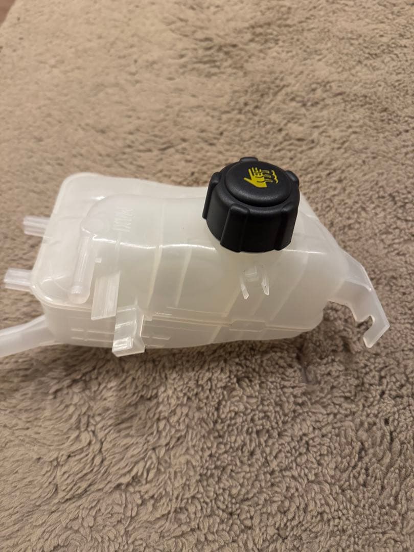 メガーヌ3 ラジエターサブタンク